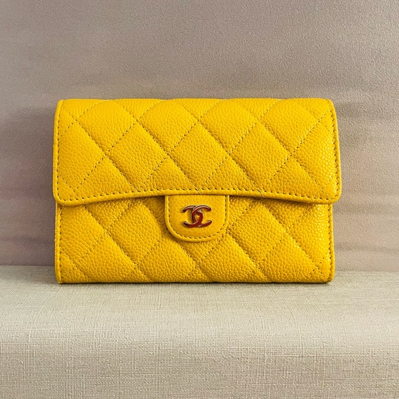 Chanel Medium Flap Wallet - Picture 1 of 17